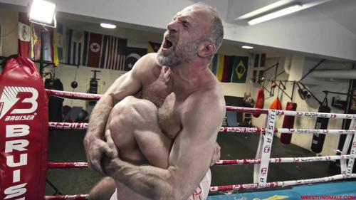 32-Banner Wrestlingmale-SpyShot-S02E16-GOE-01